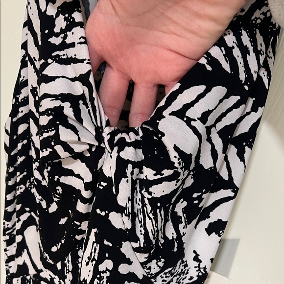 Kenneth Cole Black and White Patterned Women's Dress - Picture 11 of 14